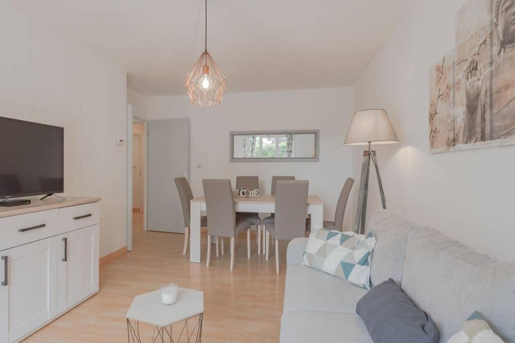 Garden Apartment Next To Disneyland Бюсси-Сен-Жорж Экстерьер фото